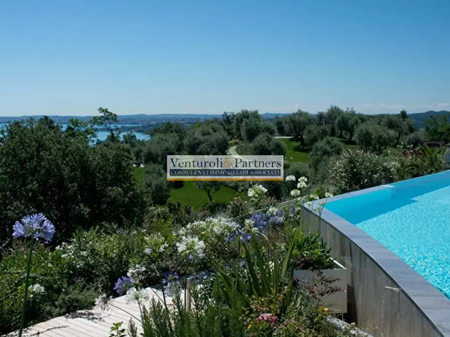 Immagine 27 di Attico in vendita  in strada provinciale 25 a Padenghe Sul Garda