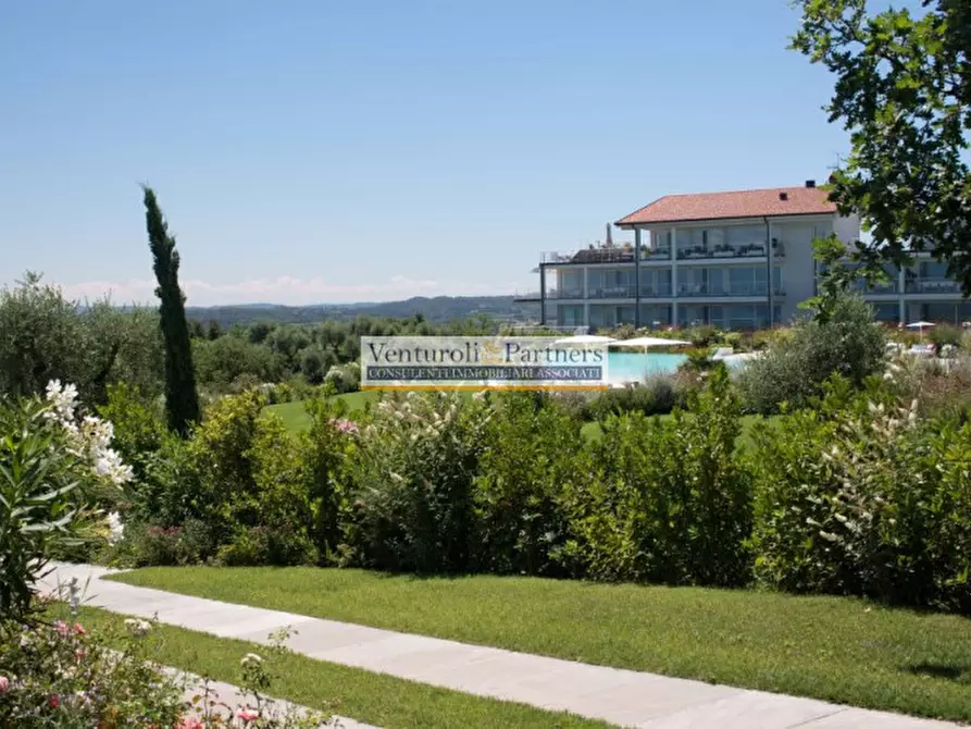 Immagine 37 di Attico in vendita  in strada provinciale 25 a Padenghe Sul Garda