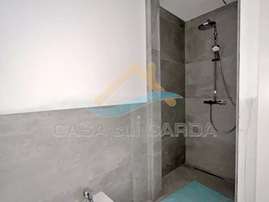 Immagine 21 di Appartamento in vendita  in Via G. Falcone 14 a Peschiera Del Garda