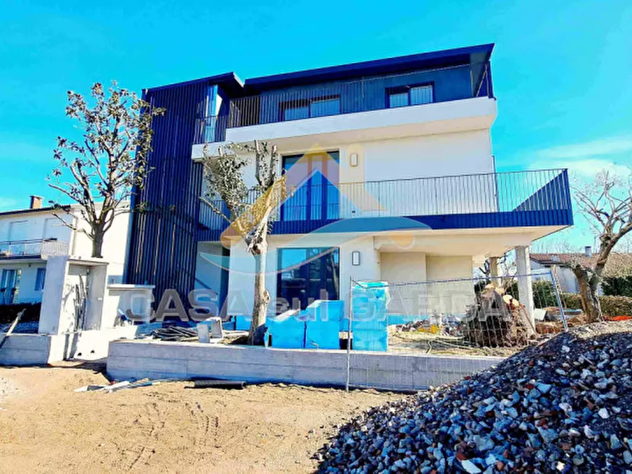 Immagine 23 di Appartamento in vendita  in Via G. Falcone 14 a Peschiera Del Garda