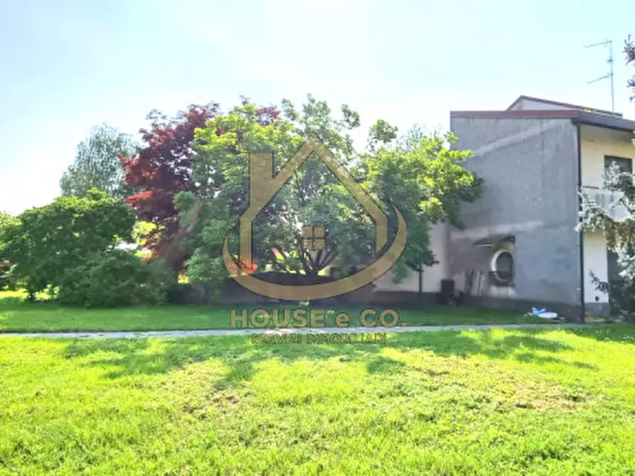 Immagine 40 di Villa in vendita  in Via Grandi a Cilavegna