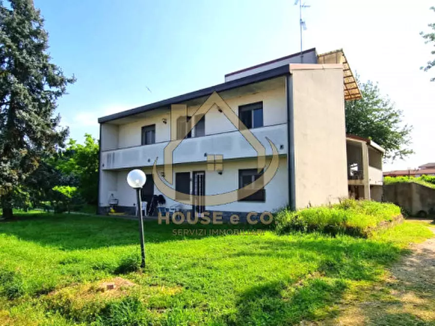 Immagine 41 di Villa in vendita  in Via Grandi a Cilavegna