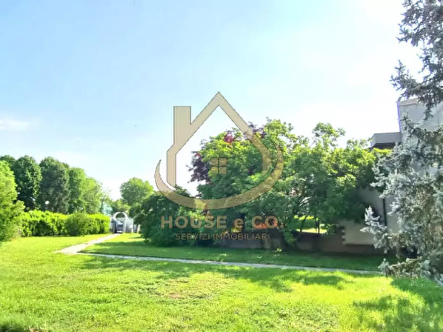 Immagine 49 di Villa in vendita  in Via Grandi a Cilavegna