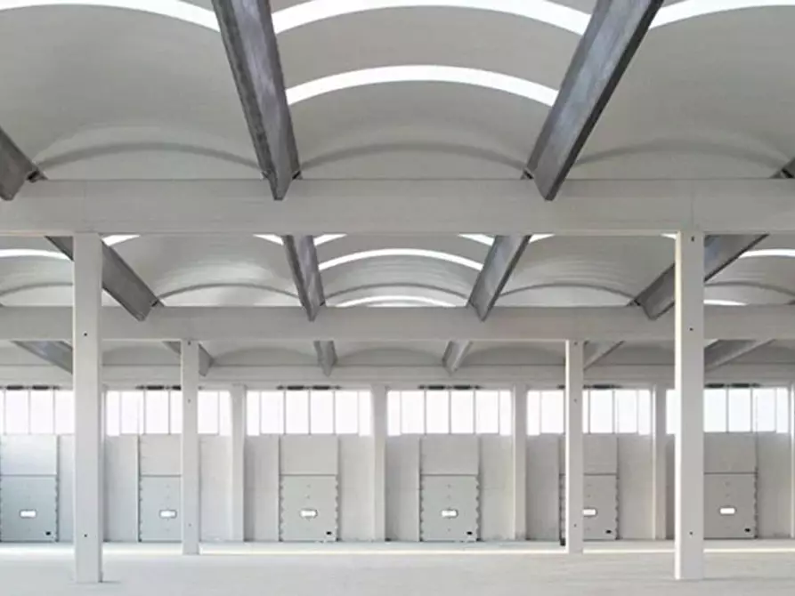 Immagine 2 di Capannone industriale in affitto  in Padova EST a Padova