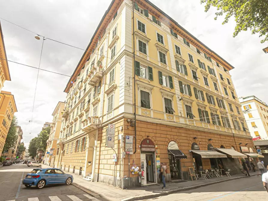 Immagine 1 di Appartamento in vendita  in Via Pisacane, N. 1 a Genova