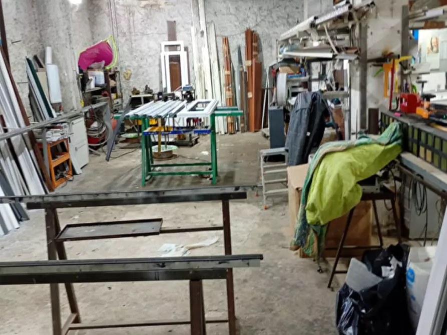 Immagine 6 di Magazzino in vendita  in Vicoletto San Gennaro dei poveri a Napoli