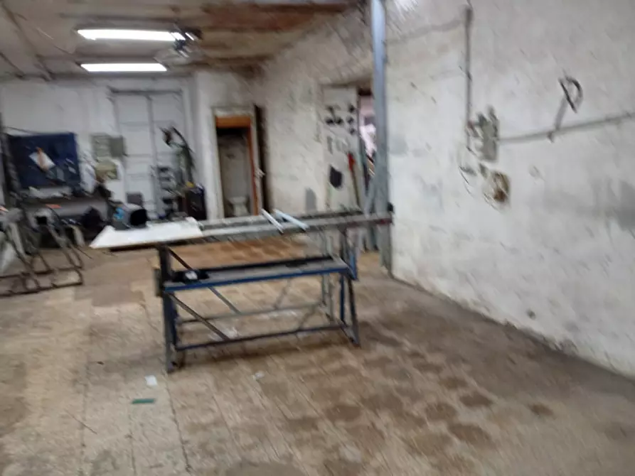 Immagine 8 di Magazzino in vendita  in Vicoletto San Gennaro dei poveri a Napoli