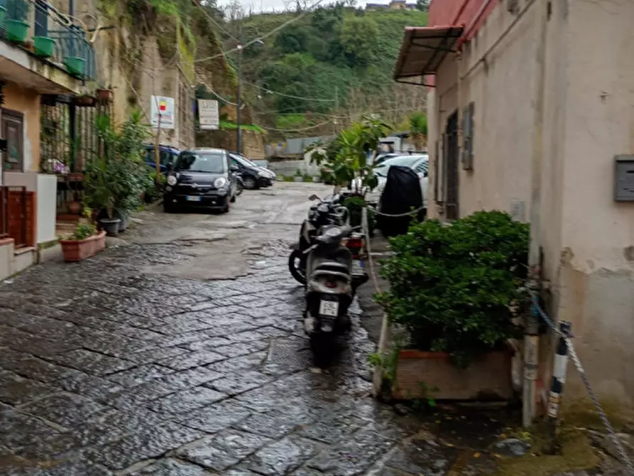 Immagine 34 di Magazzino in vendita  in Vicoletto San Gennaro dei poveri a Napoli