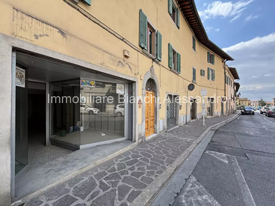 Immagine 1 di Negozio in affitto  in Via Roma a Bagno A Ripoli