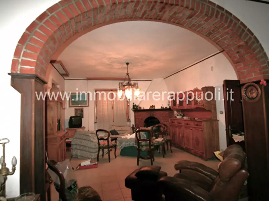 Immagine 4 di Casa indipendente in vendita  a Lucignano