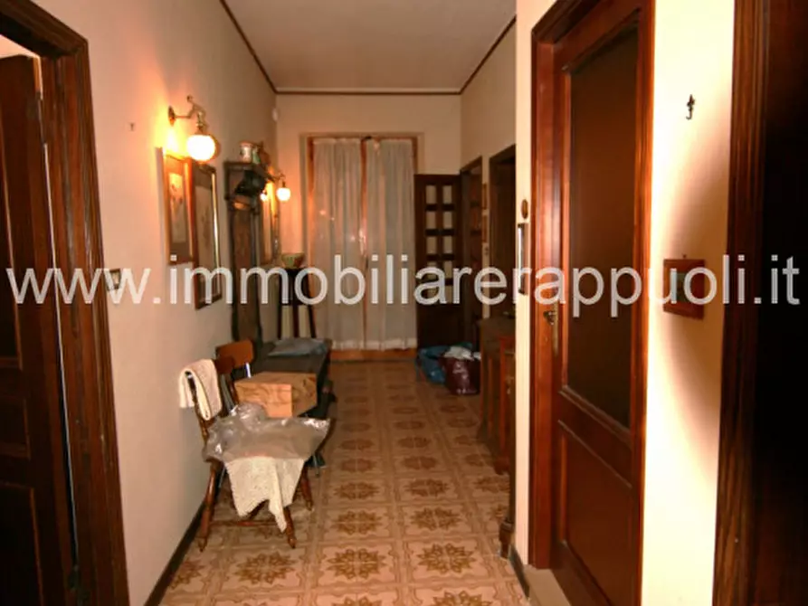 Immagine 11 di Casa indipendente in vendita  a Lucignano