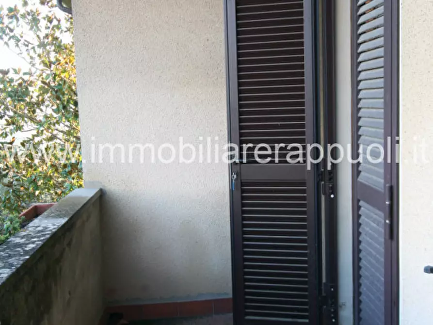 Immagine 18 di Casa indipendente in vendita  a Lucignano