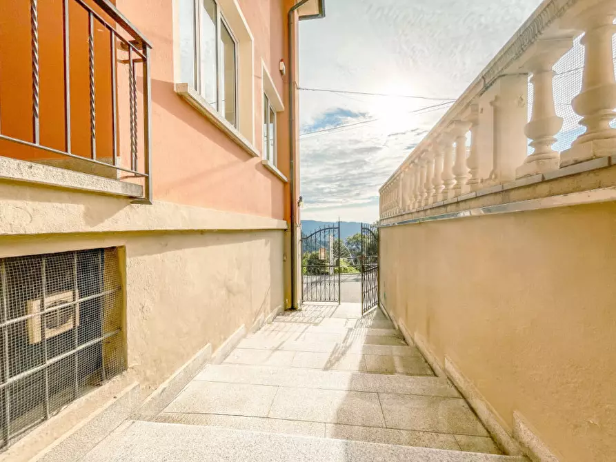 Immagine 3 di Hotel in vendita  in via omegna 13 a Arola