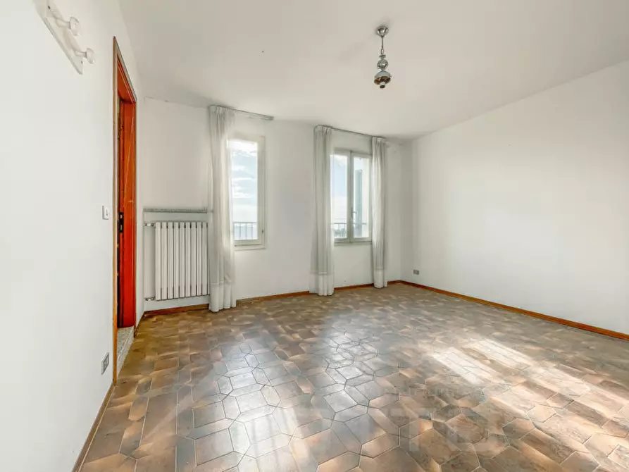 Immagine 16 di Hotel in vendita  in via omegna 13 a Arola