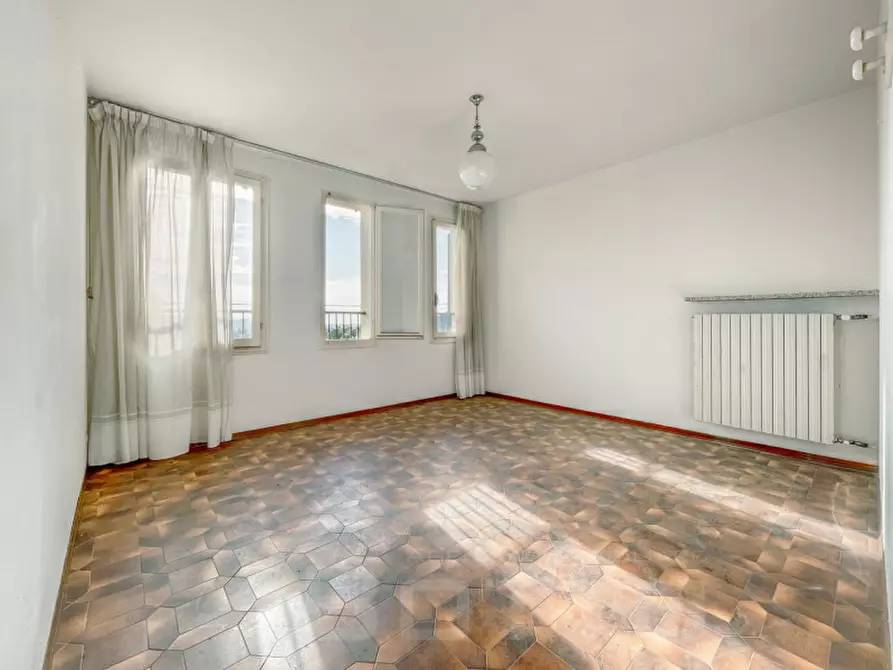 Immagine 20 di Hotel in vendita  in via omegna 13 a Arola