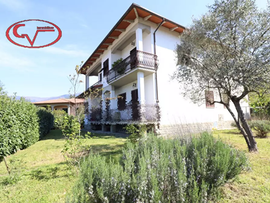 Immagine 1 di Casa bifamiliare in vendita  in via genova a Loro Ciuffenna