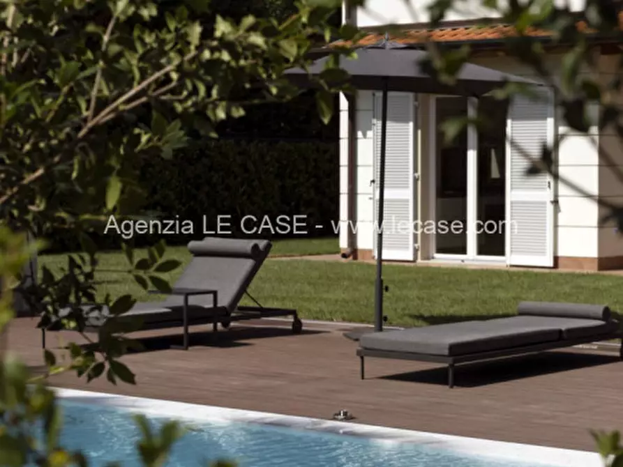 Immagine 2 di Villa in affitto  in via Donati a Forte Dei Marmi