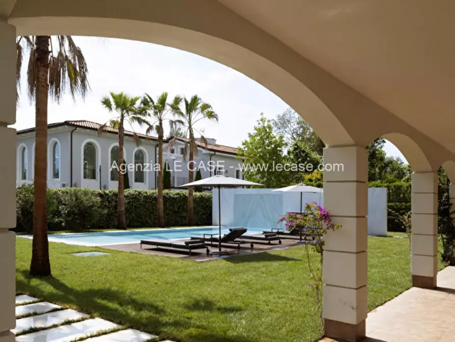 Immagine 3 di Villa in affitto  in via Donati a Forte Dei Marmi