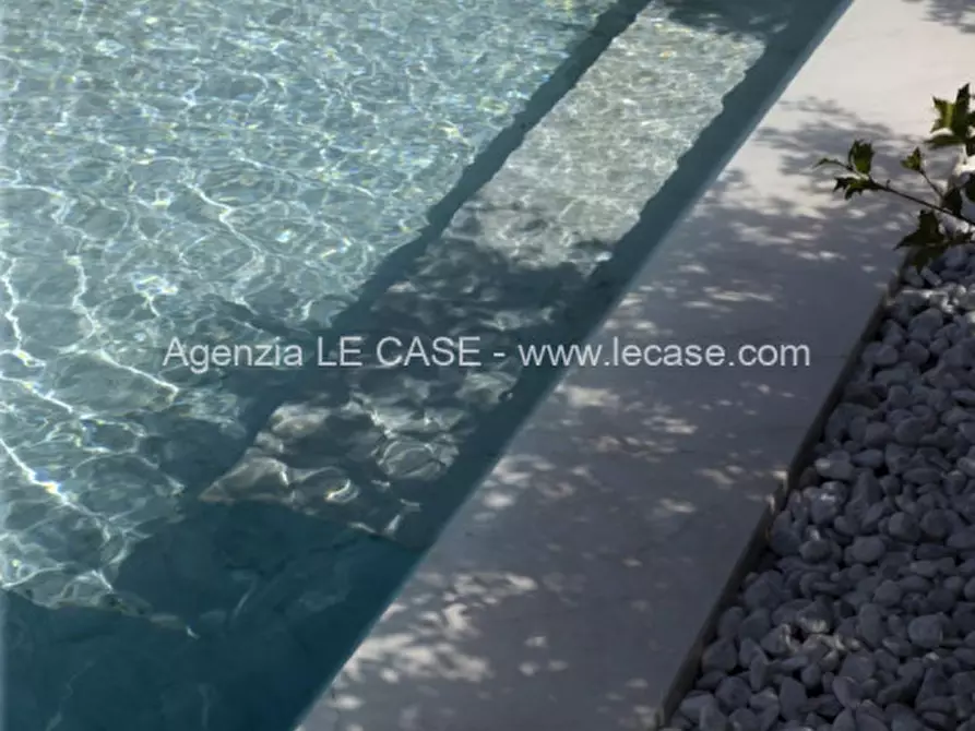 Immagine 4 di Villa in affitto  in via Donati a Forte Dei Marmi