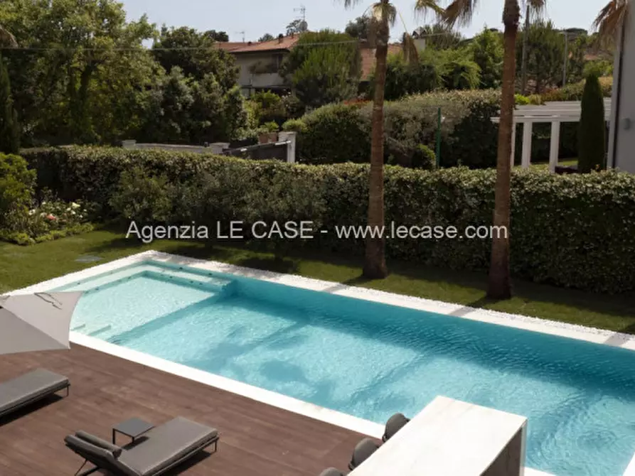 Immagine 9 di Villa in affitto  in via Donati a Forte Dei Marmi