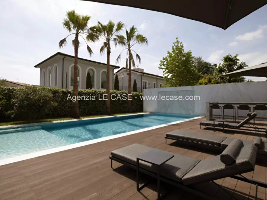 Immagine 10 di Villa in affitto  in via Donati a Forte Dei Marmi