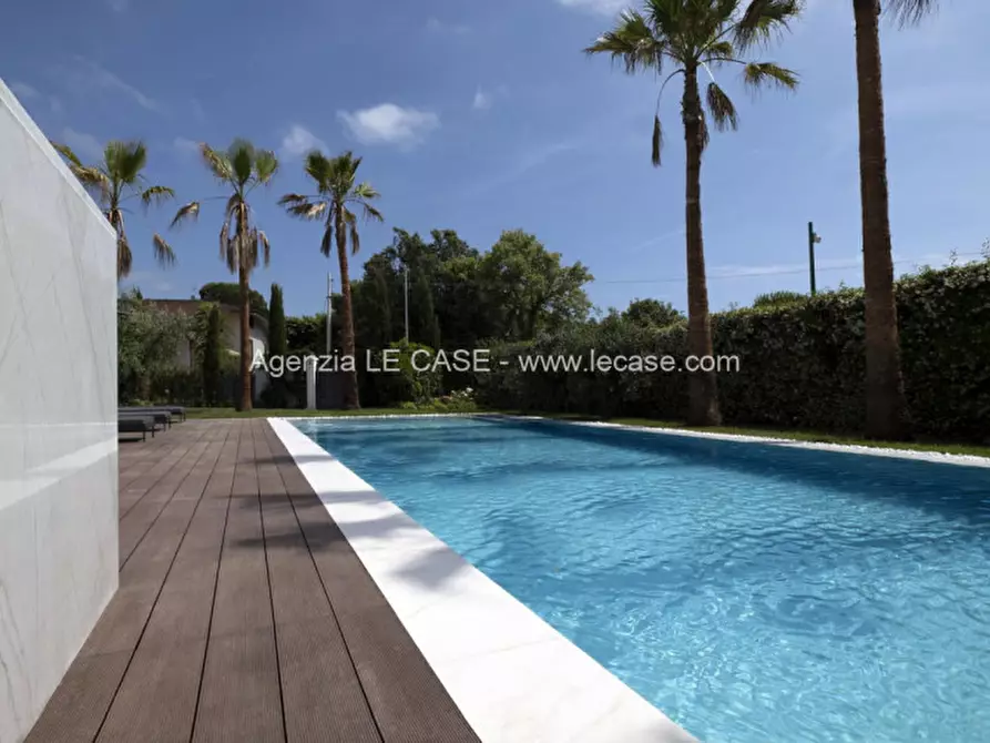 Immagine 18 di Villa in affitto  in via Donati a Forte Dei Marmi