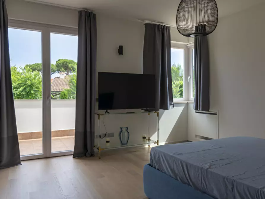 Immagine 28 di Villa in affitto  in via Donati a Forte Dei Marmi