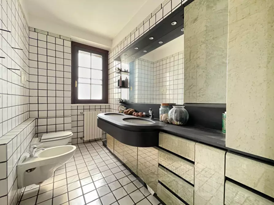 Immagine 6 di Villa in vendita  in vicolo gaudenzio beltrami 14 a Momo