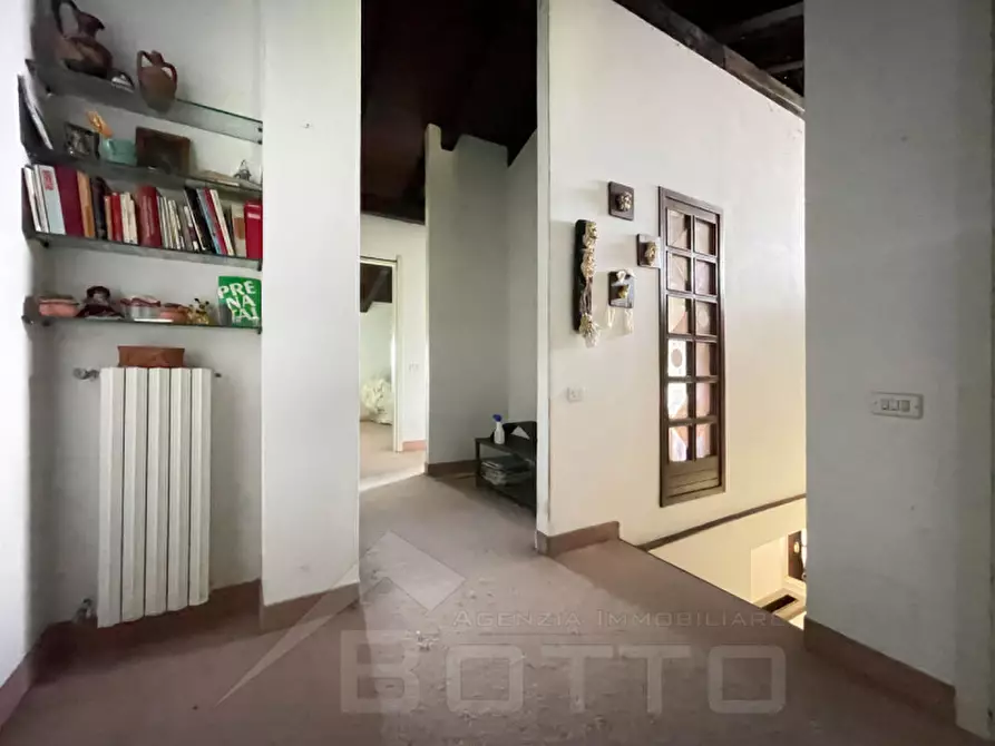 Immagine 11 di Villa in vendita  in vicolo gaudenzio beltrami 14 a Momo