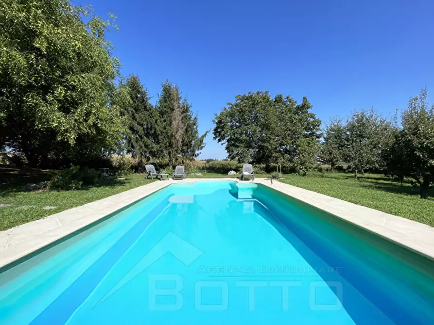 Immagine 15 di Villa in vendita  in vicolo gaudenzio beltrami 14 a Momo