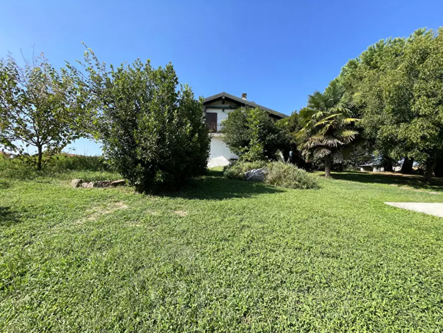 Immagine 16 di Villa in vendita  in vicolo gaudenzio beltrami 14 a Momo