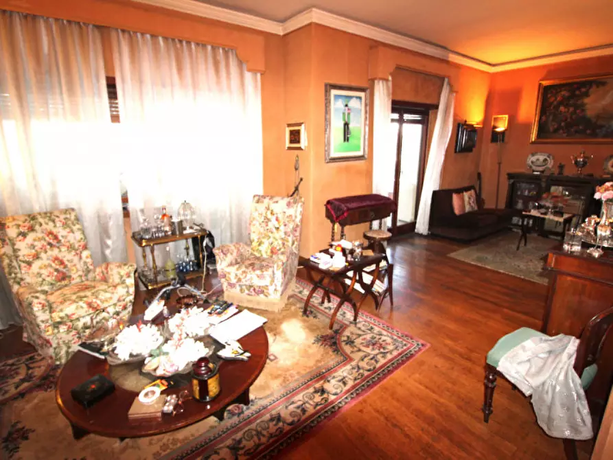 Immagine 8 di Attico in vendita  in Viale Cortina D'ampezzo a Roma