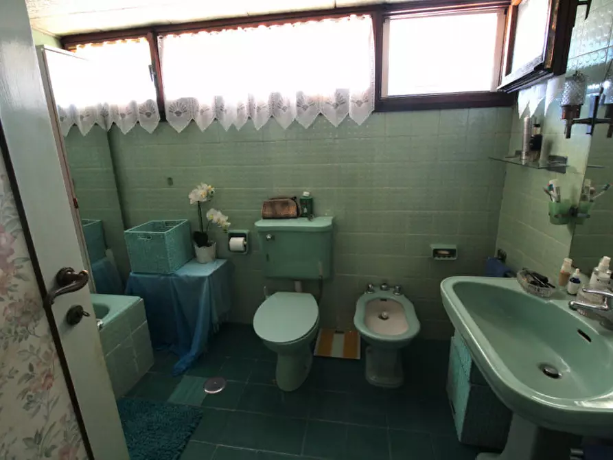 Immagine 26 di Attico in vendita  in Viale Cortina D'ampezzo a Roma