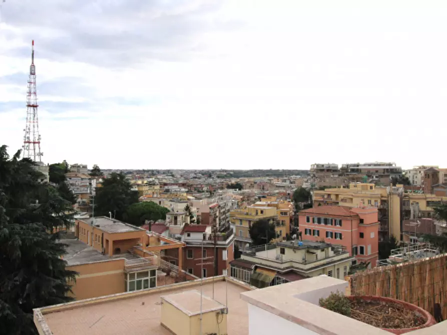 Immagine 23 di Appartamento in vendita  in Piazzale Delle Medaglie D'oro a Roma