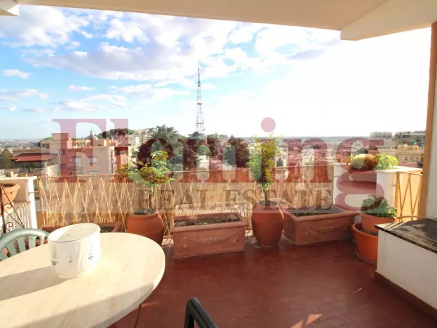 Immagine 38 di Appartamento in vendita  in Piazzale Delle Medaglie D'oro a Roma