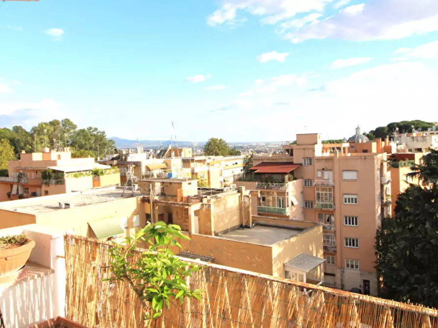 Immagine 43 di Appartamento in vendita  in Piazzale Delle Medaglie D'oro a Roma