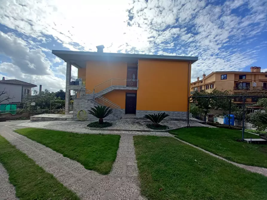 Immagine 5 di Palazzo in vendita  in via sandro botticelli a Rignano Flaminio