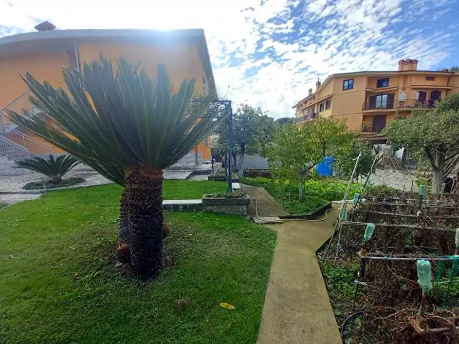 Immagine 6 di Palazzo in vendita  in via sandro botticelli a Rignano Flaminio