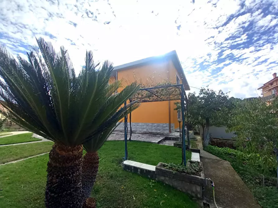 Immagine 7 di Palazzo in vendita  in via sandro botticelli a Rignano Flaminio