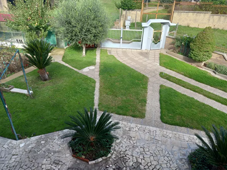 Immagine 9 di Palazzo in vendita  in via sandro botticelli a Rignano Flaminio