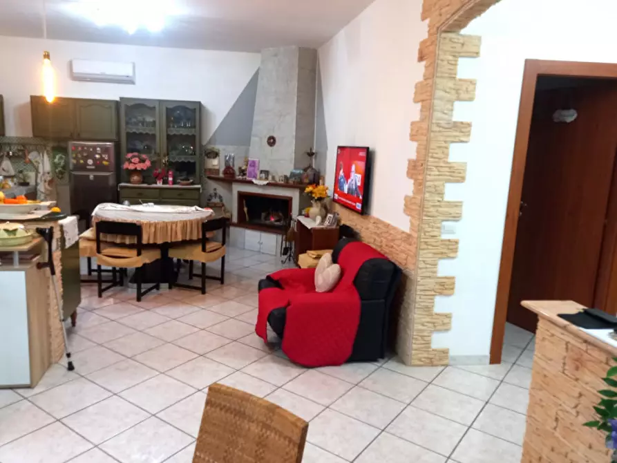 Immagine 17 di Palazzo in vendita  in via sandro botticelli a Rignano Flaminio