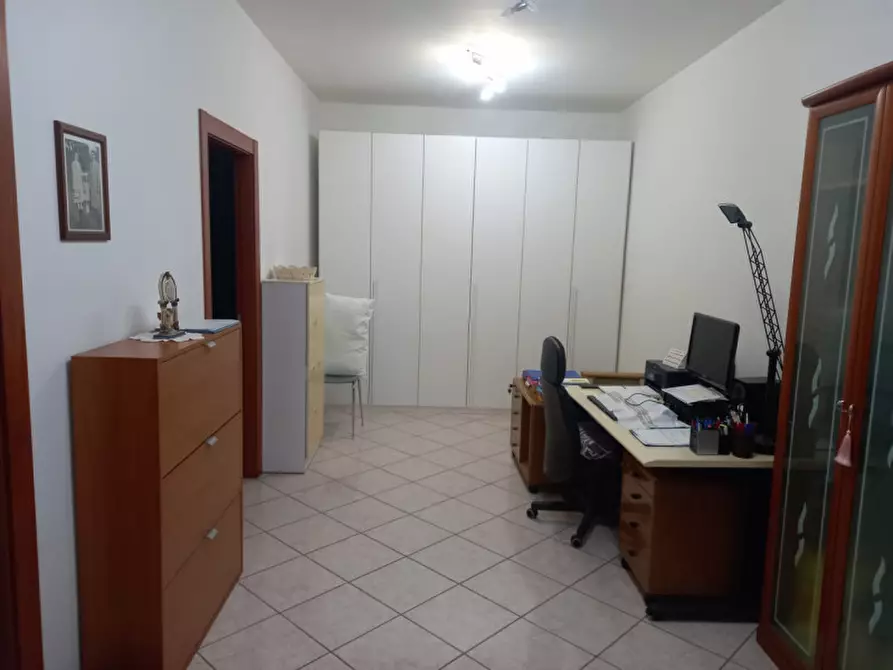 Immagine 24 di Palazzo in vendita  in via sandro botticelli a Rignano Flaminio