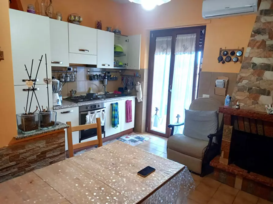 Immagine 27 di Palazzo in vendita  in via sandro botticelli a Rignano Flaminio