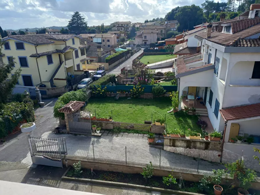 Immagine 39 di Palazzo in vendita  in via sandro botticelli a Rignano Flaminio
