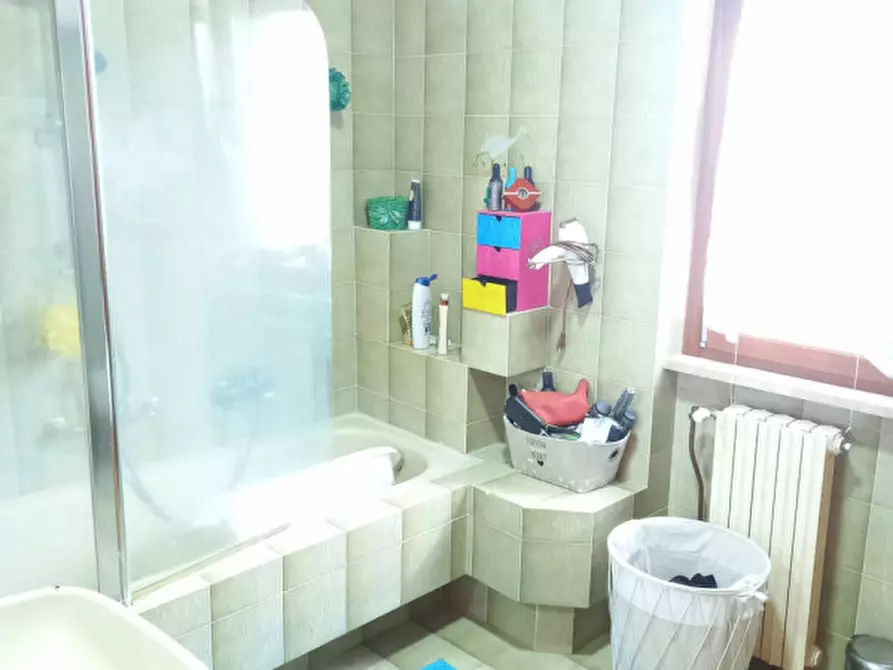 Immagine 45 di Palazzo in vendita  in via sandro botticelli a Rignano Flaminio