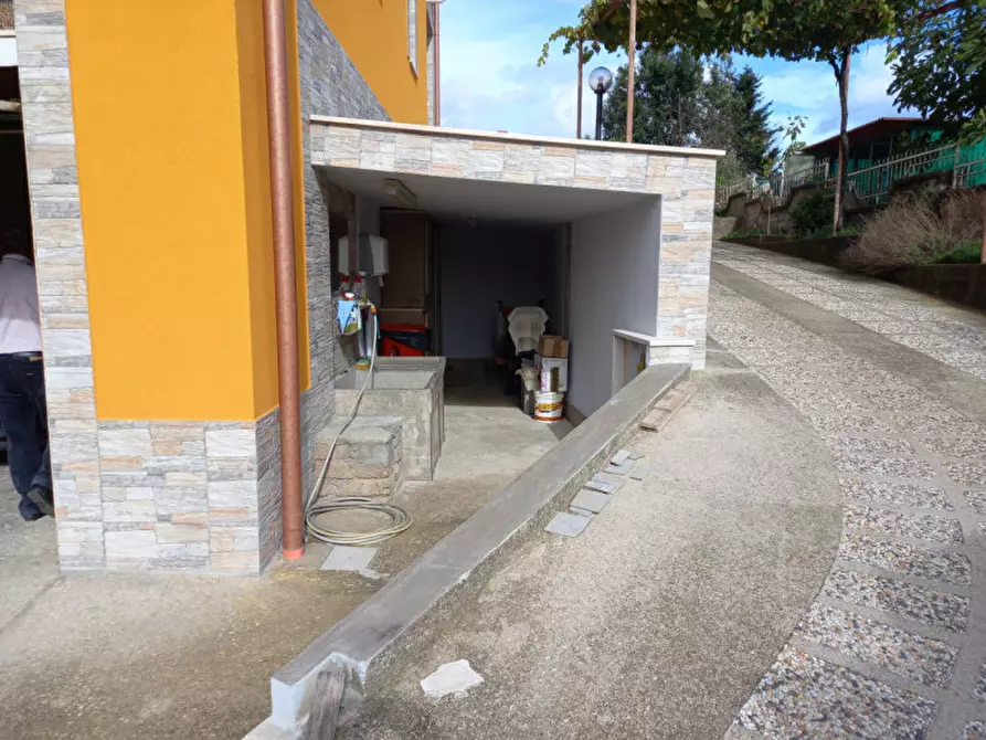 Immagine 55 di Palazzo in vendita  in via sandro botticelli a Rignano Flaminio