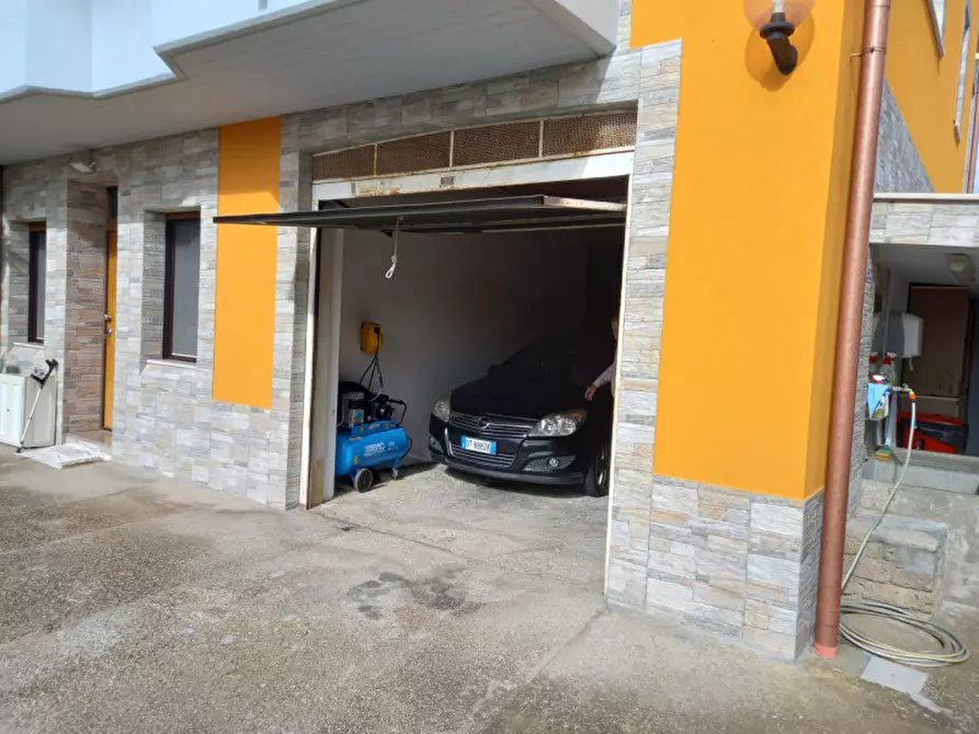 Immagine 56 di Palazzo in vendita  in via sandro botticelli a Rignano Flaminio