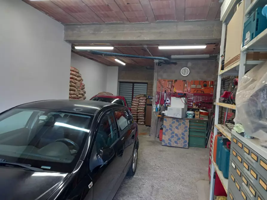 Immagine 57 di Palazzo in vendita  in via sandro botticelli a Rignano Flaminio