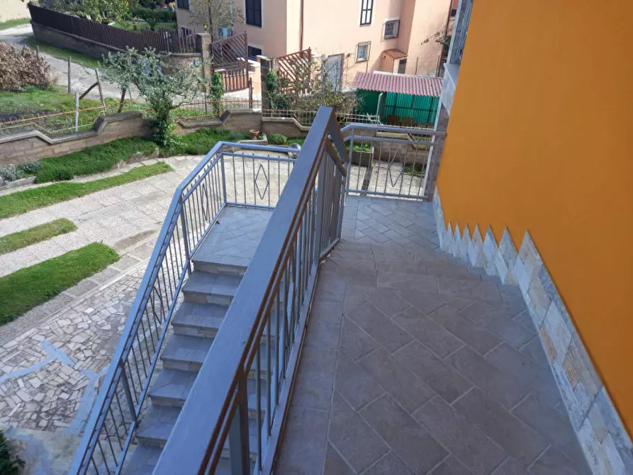 Immagine 59 di Palazzo in vendita  in via sandro botticelli a Rignano Flaminio