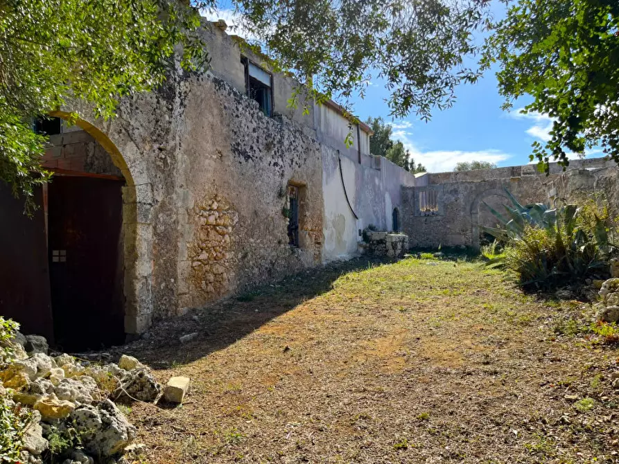 Immagine 10 di Rustico / casale in vendita  in cavagrande a Avola